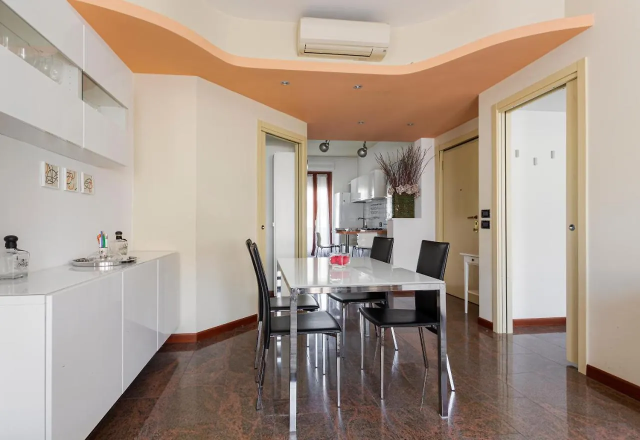 Beautiful Apartment Next To Sempione And City Life - Viale Teodorico Milán