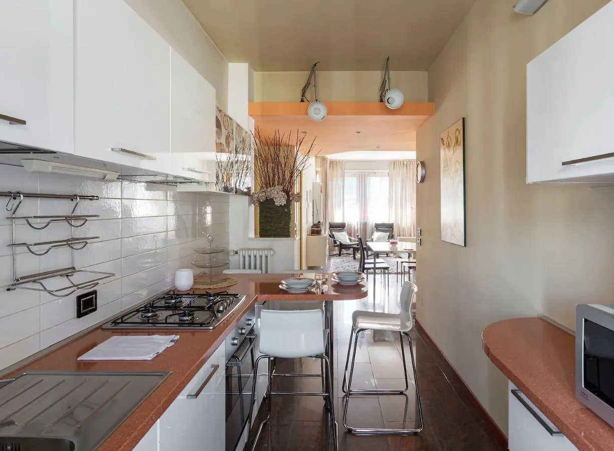 Beautiful Apartment Next To Sempione And City Life - Viale Teodorico Milán
